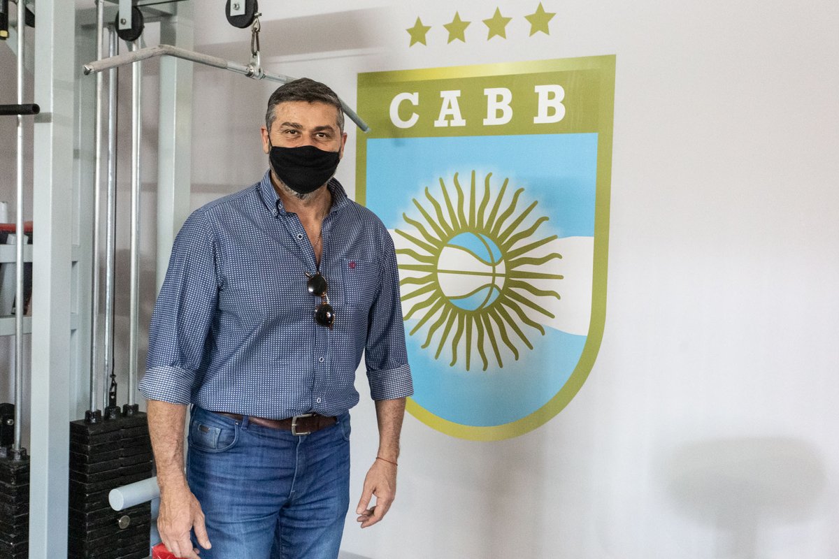 InstitutoACC's tweet photo. Juan Manuel Cavagliatto y Gastón Defagot recibieron a las autoridades de la @basquetFBPC, entre ellos a su Presidente Mario Ontivero y parte de su comité. https://t.co/CNCIbtgfgX