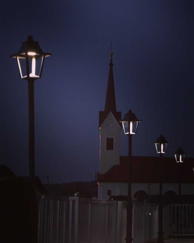 LED light type SK-3. Designed and made by ATRIVA from cast aluminium.       
#aluminium #cast #ledlights #led #ledlighting #light #lighting #urbangarden #photooftheday  #design #designer #architecture #architecturephotography #madebyme #atriva #atrivadoo #producer