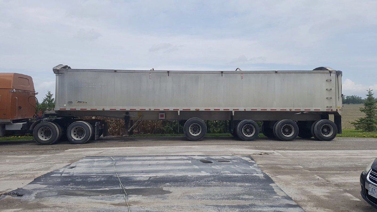 STOLEN Reesor Seed &amp; Grain’s 2005 White Peterbilt &amp; 2013 Aluminum Stargate End dump trailer loaded with beans. Taken out of the field south of Stouffville, ON Saturday or Sunday night. Retweets are appreciated.