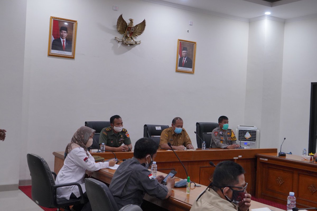 Berkaitan dengan protokol kesehatan, Ketua Bawaslu Jawa Tengah Fajar Subkhi menegaskan bahwa pihaknya akan menindak tegas pelanggar dan akan diberikan sanksi. Bawaslu akan menegakkan PKPU nomor 13 tahun 2020 terkait kampanye di masa pandemi.