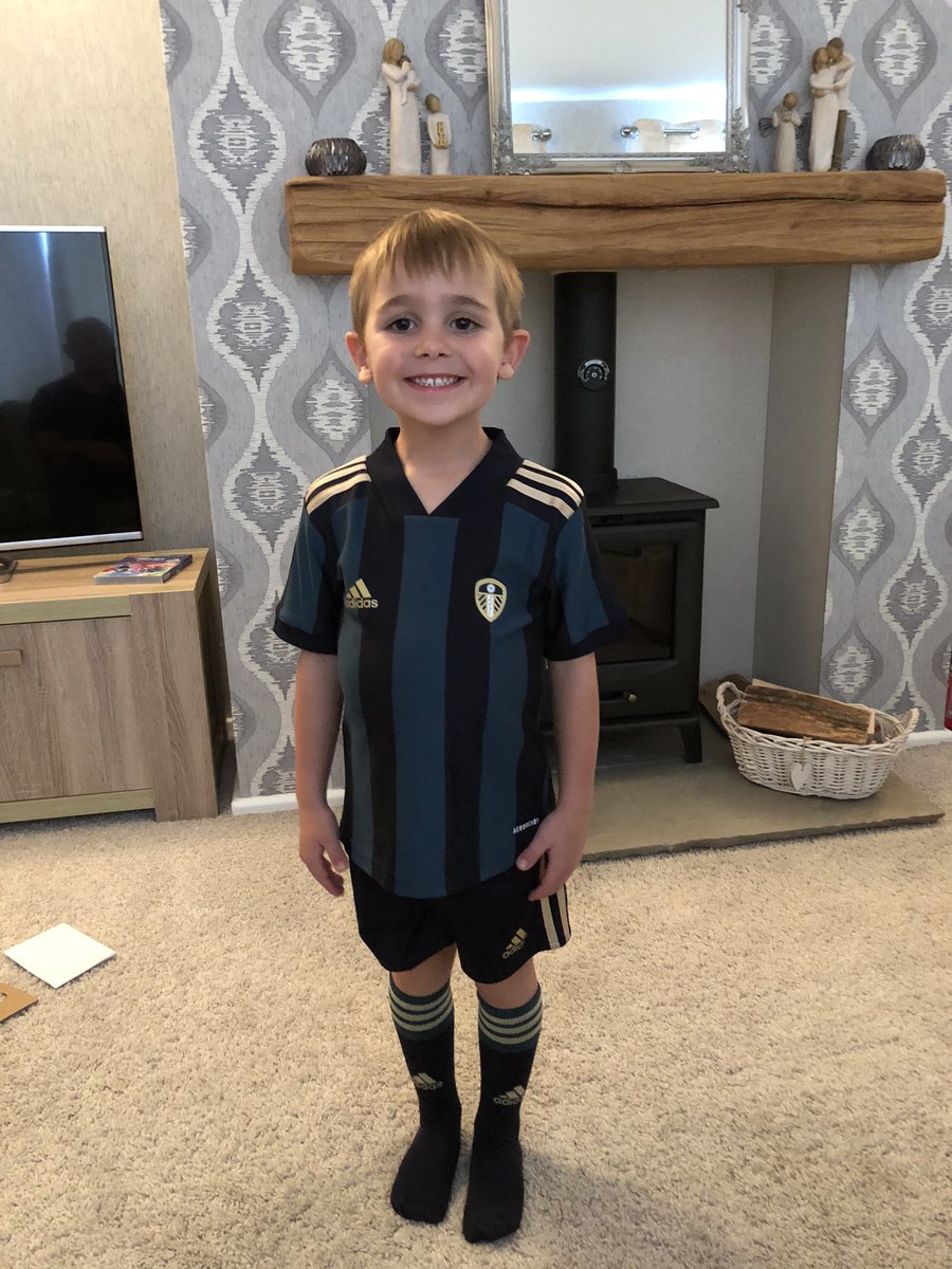 andywhit1981's tweet photo. Could my little boy Lucas get a big MOT from @Cli5hy @LUFC @Patrick_Bamford @ https://t.co/QHh7LbylhZ