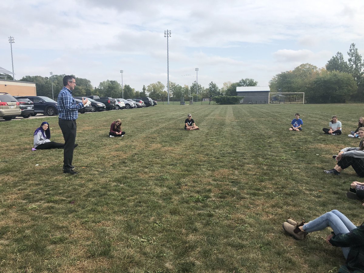 ParksideCI's tweet image. Mr Jones is reading Stamped to his Grade 9 English students outside - a chance to unlearn and learn about equity and inequity @DrIbram #globalreadaloud @TVDSBEquity @TVDSB