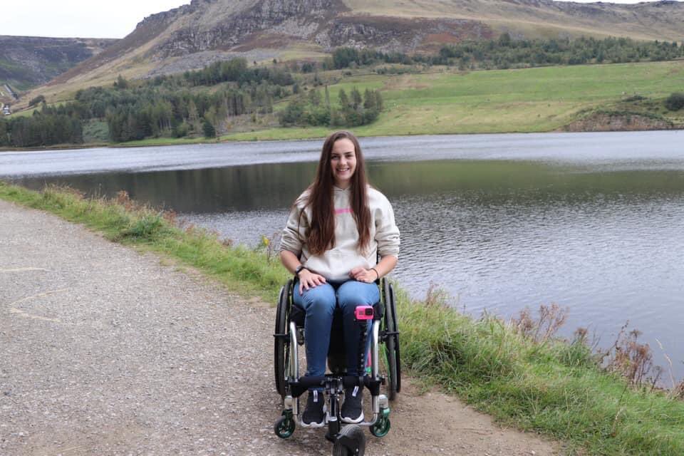 TullyKearney's tweet photo. Getting some autumnal fresh air & blowing the cobwebs away at the weekend. My @RGKWheelchairs Sub4, SmartDrive and Front Wheel enabled me to fully explore beautiful Dovestone Reservoir on Saddleworth Moor 💚 #RGK #Sub4 #Wheelchair #SmartDrive #FrontWheel #Freedom #NoLimits https://t.co/HG1CPyD2XZ