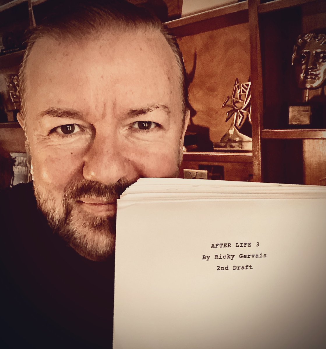 rickygervais's tweet image. Cheers 🍻