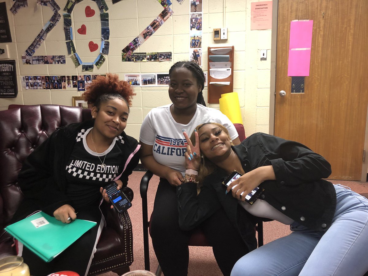 I miss my 2021 babies but I am so happy you guys are home and safe.  Let’s finish first quarter with the highest number of students on honor roll.  2021 Strong !!!