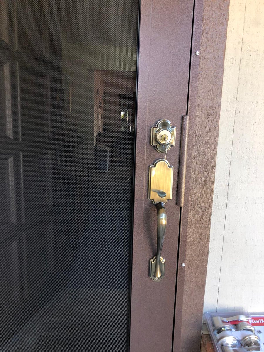 ethanlocksmith1's tweet photo. Rekeying some lock for our customer
stay safe and stay in covid-19
#locksmith #locksmithsandiego #sandiegolocksmith #locksmiths #emergencylocksmith #247locksmith #locksmithnearyou #locallocksmith #yourlocallocksmith #automotivelocksmith #carlocksmith #safelocksmith https://t.co/QWOPOziuxA