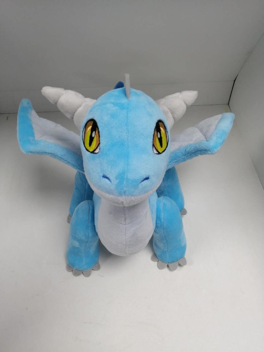 dualwieldstudio's tweet photo. We just got in the first round of photographs for our @TamoraPierce Skysong plush designed by the wildly talented @quietsnooze. 

We've got a few more changes and tweaks, so probably a sample or two before she's finished! 

What do you guys think?👀👀 https://t.co/MQ3aybsHzY