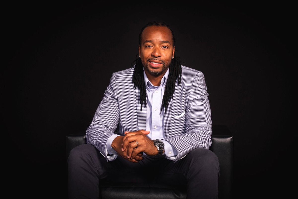 Good Life Foundation <a href="/AGoodLifeFound/">Good Life Foundation</a> Founder Hasan Stephens  
<a href="/RealDJMaestro/">DJ Maestro</a> Teaches Life Skills Through Hip-Hop

➡️ ow.ly/9UdU30rcbv2 

📸 Good Life Foundation