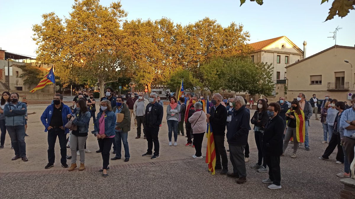 juntspersav's tweet photo. 🔴 La inhabilitació del MHP @QuimTorraiPla vulnera tots els principis democràtics bàsics.

‼️ Només el @parlamentcat, que representa la voluntat de la ciutadania, pot elegir el president de la Generalitat.

Tot el suport President! https://t.co/Fgs21H2qN7