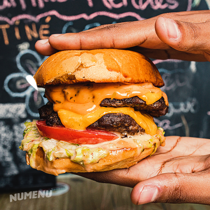 Numenu_'s tweet photo. Beleza sem limites, sabor sem fronteiras! 🍔🔥🥵 #Numenu #burger #burgerlovers #instaburger #numenuburger #instafood #food #potd #fotd #foodie #hamburger https://t.co/VP0uMvFenD