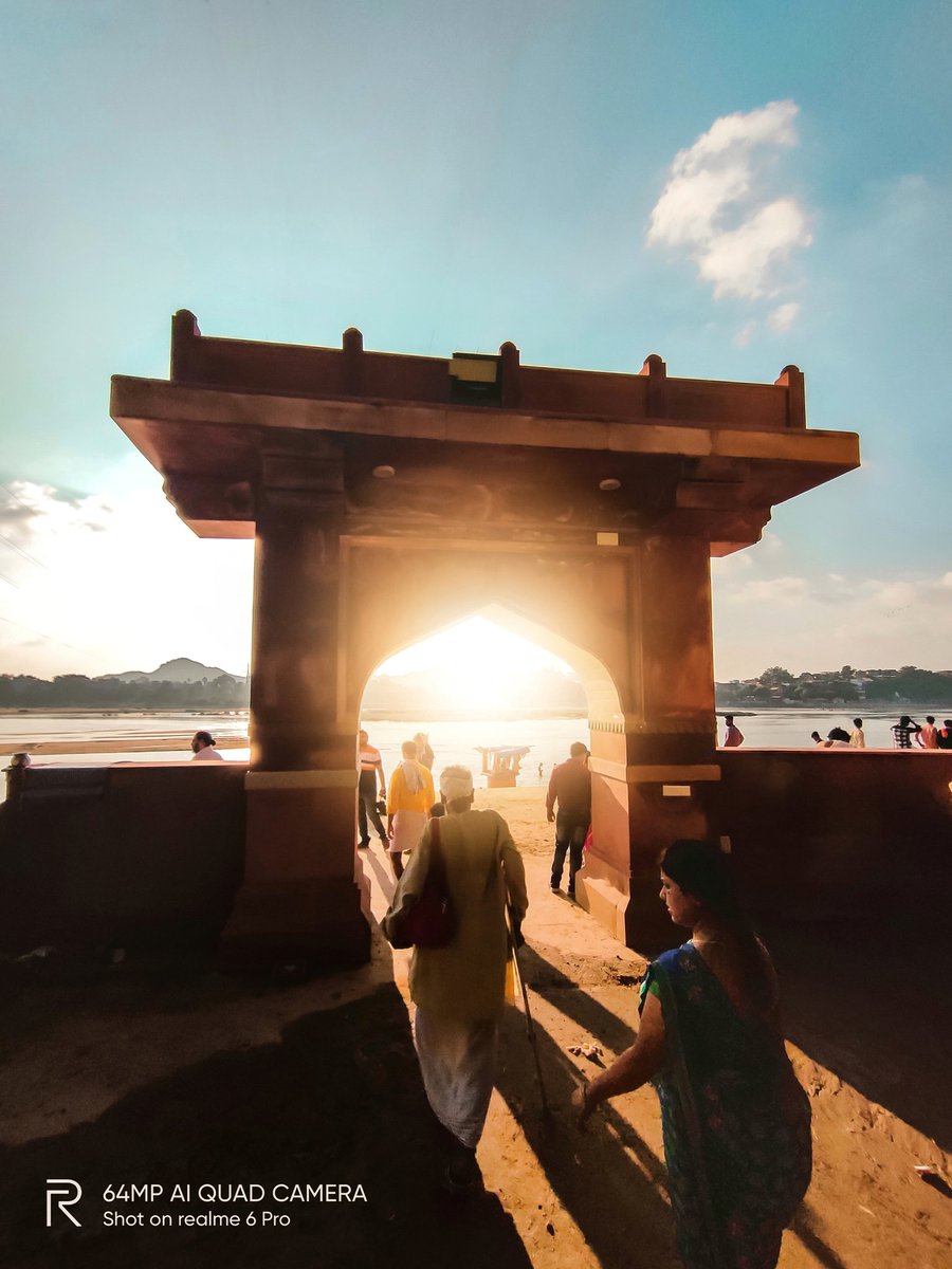 pixelsbyrishav's tweet image. Follow the light. ⛩️

#shotonrealme #realme6pro @realmemobiles @NeonVikash
@MadhavSheth1 @nidhi_bhatia
@FrancisRealme