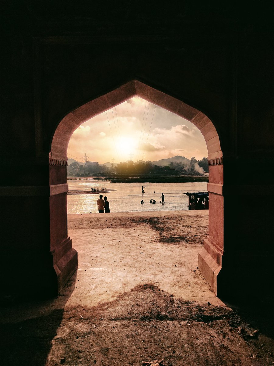 pixelsbyrishav's tweet image. Follow the light. ⛩️

#shotonrealme #realme6pro @realmemobiles @NeonVikash
@MadhavSheth1 @nidhi_bhatia
@FrancisRealme