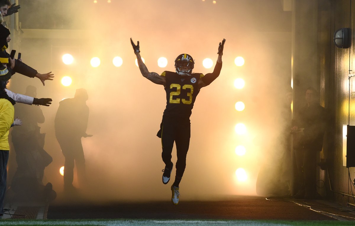 PFF_Steelers's tweet photo. Haden 🏝️

Joe Haden ranks 1st among CBs in passer rating allowed

QBs when targeting Joe Haden have a rating of 36.6 👀 https://t.co/pMQcWmrUdJ