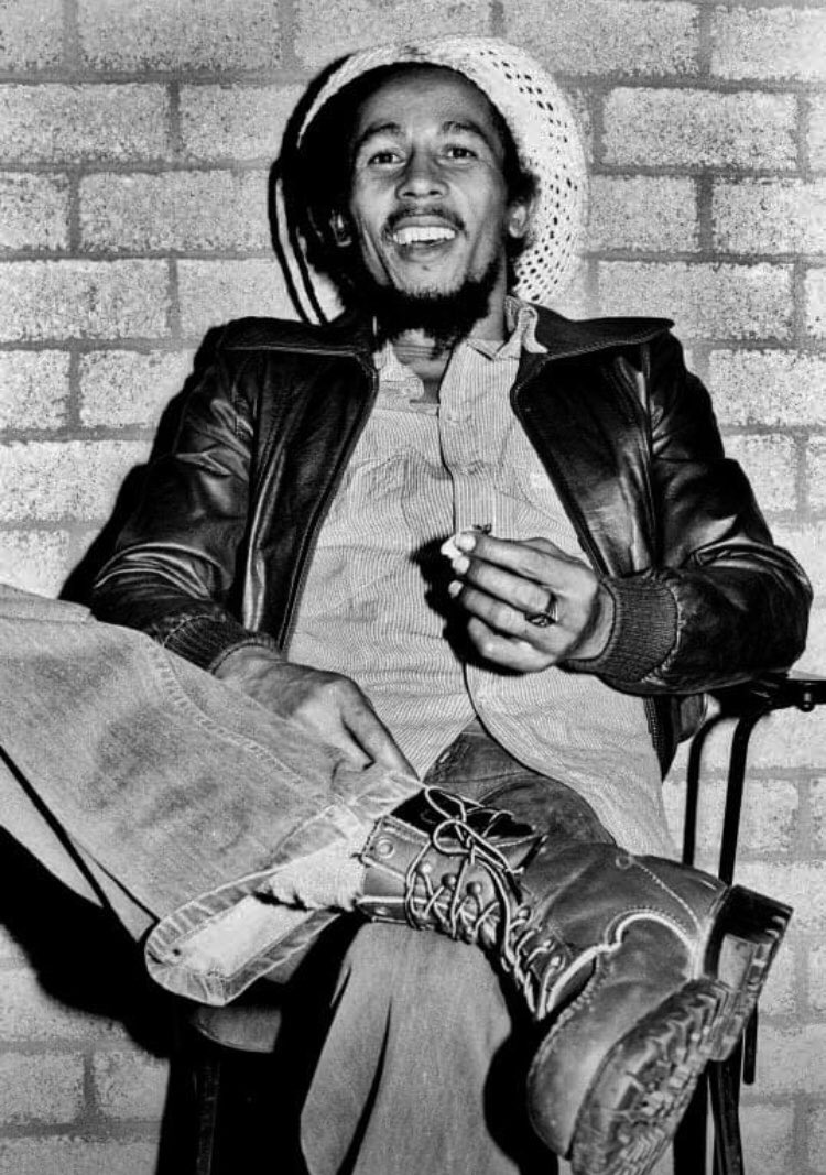 Deejay Charra (@charradeejay) on Twitter photo Ur best vibes coming from our studios to ur speakers straight to ur ears..
#JAHMROCKDOBA
#Reggae
<a href="/GhettoRadio895/">Ghetto Radio</a>
<a href="/CharraDeejay/">Deejay Charra</a> Ur best vibes coming from our studios to ur speakers straight to ur ears..
#JAHMROCKDOBA
#Reggae
<a href="/GhettoRadio895/">Ghetto Radio</a>
<a href="/CharraDeejay/">Deejay Charra</a>