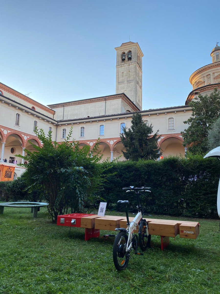 Repower_Italia's tweet photo. #ELOUNGE e #LAMBROgio alla #MilanoDesignCity protagonisti della Mostra #WeAreNature di Rossana Orlandi al Museo della Scienza. Un’esposizione internazionale sulla responsabilità verso l’ambiente. #roguiltlessplastic #guiltlessplastic #milano
#milanodesignweek https://t.co/ZUBnMiM0ic