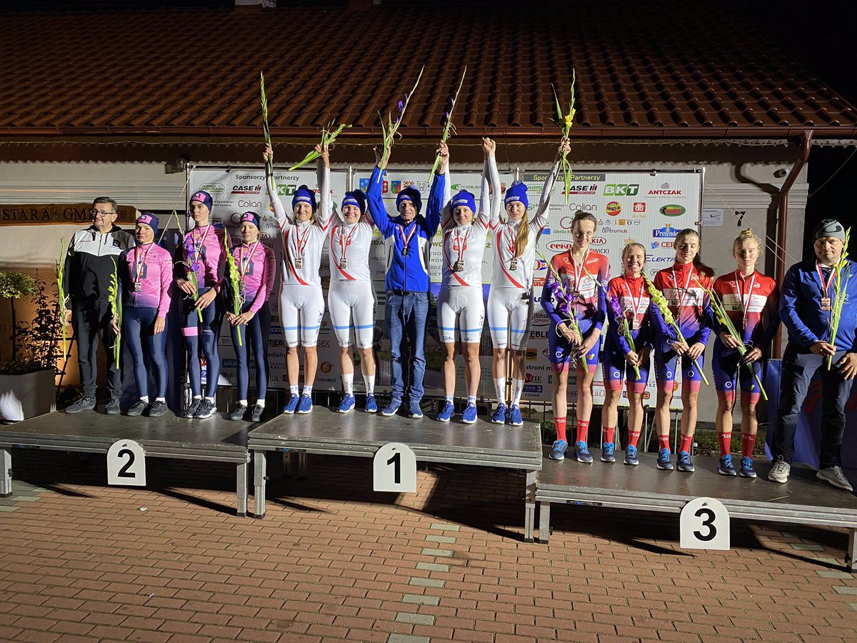 KarasiewiczK's tweet photo. Zrobiłyśmy to‼️🏆🎉❤️ Mistrzynie Polski w jeździe drużynowej na czas 😍 #nestlefitnesscyclingteam #MiastoToruń #KujawyPomorze #SportWKP #RideShimano #livbeyond #AutoFrelik https://t.co/JAv5DF4SBE