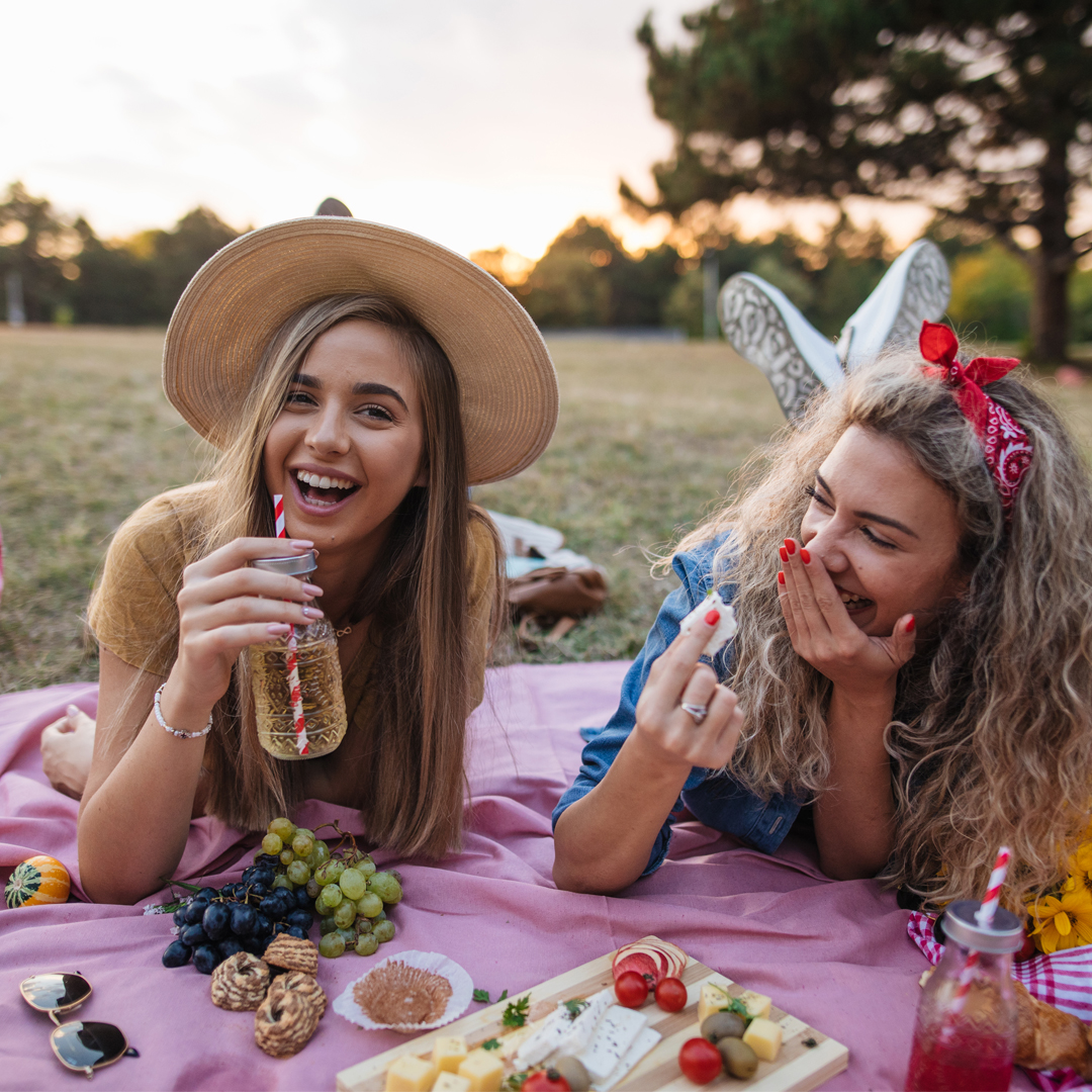 FountainTire's tweet photo. Who said you HAD to go to a restaurant for a date night? Turn your car into a safe and cozy fall date night with these ideas from Clutch.
https://t.co/807VypU4ir https://t.co/NHgfIvmQlS