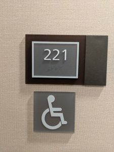 How to incorporate branding &amp; design into ADA Compliant Room Signs – Fairfield, CA sequoiasigns.com/how-to-incorpo…