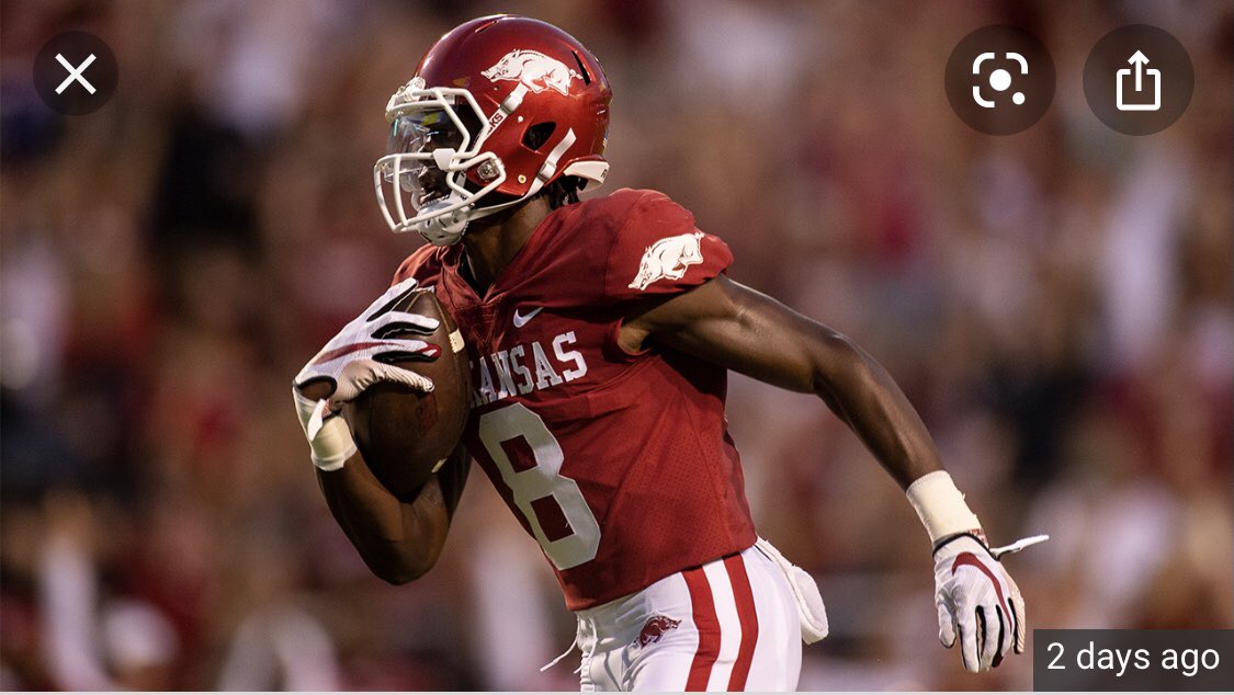 Thekvng10's tweet photo. Beyond blessed to receive my first d1 offer from university of Arkansas https://t.co/E1ibzhopkD