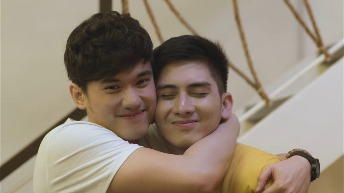  #GayaSaPelikulaEp01 ChemistrySaang lab nyo po ginawa ang PANGPANG?! Feel agad yung chemistry nila! In comparison, Caireel's chemistry actually grew strongly upon me as the story of GB progressed. Pangpang somehow was like a love at first sight. Iba talaga element of touch.