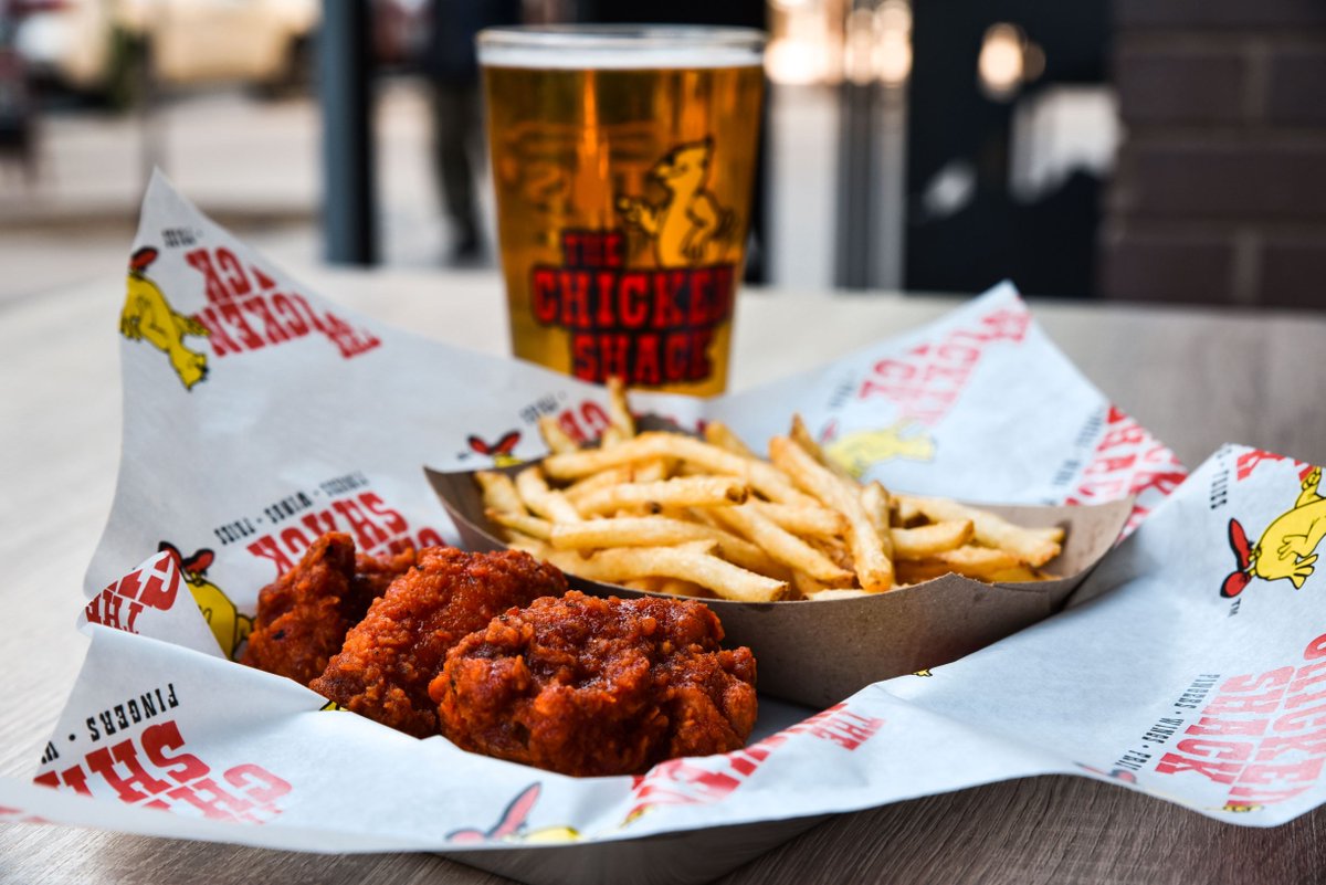 ChickenShackCa's tweet image. We don't mean to brag 😜We've got a menu filled with all the best craving crushers! 
Stop in today! 
 
📲Click here to Order for Pickup ➡ chickenshackhfd.square.site
