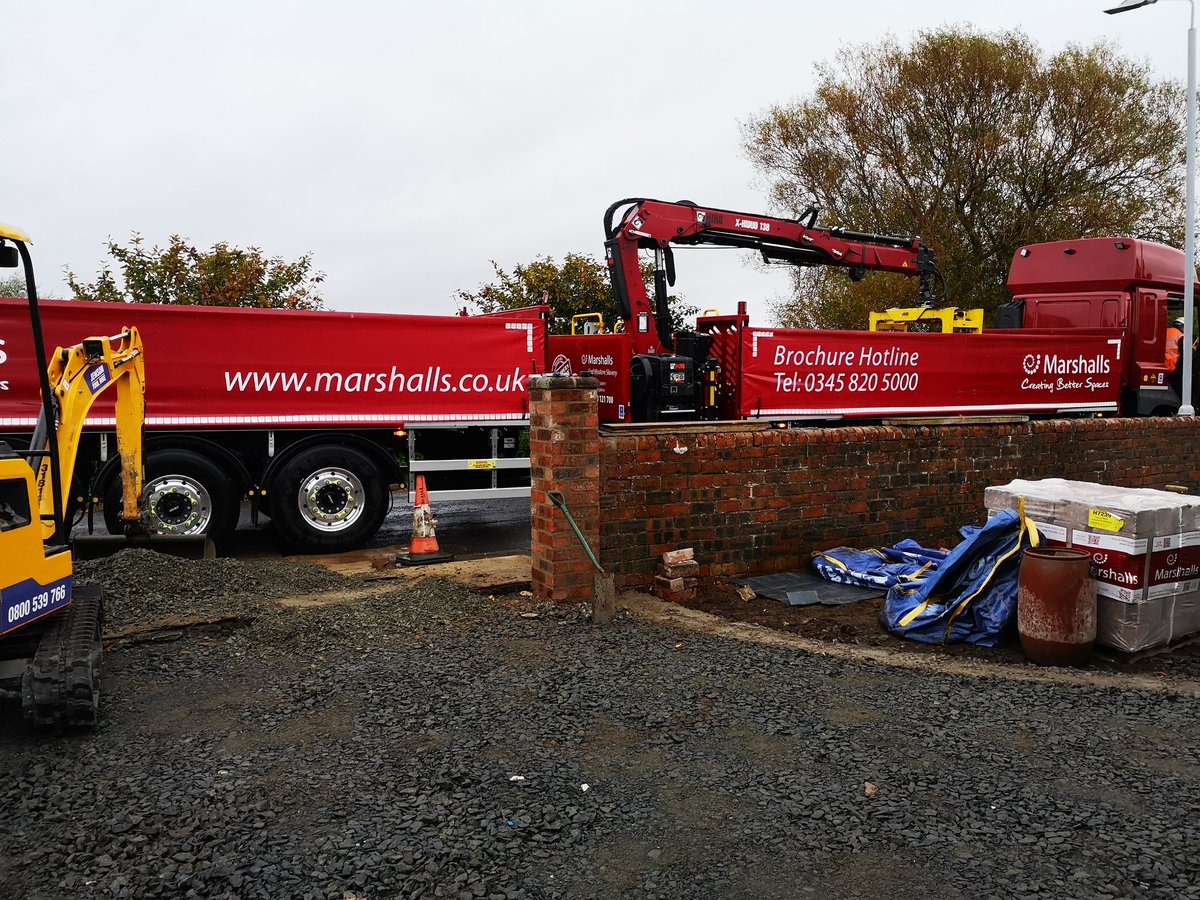 That's a big fella, new as well! All whistles and bells. 1st class service from @MarshallsGroup today ⚒️💪