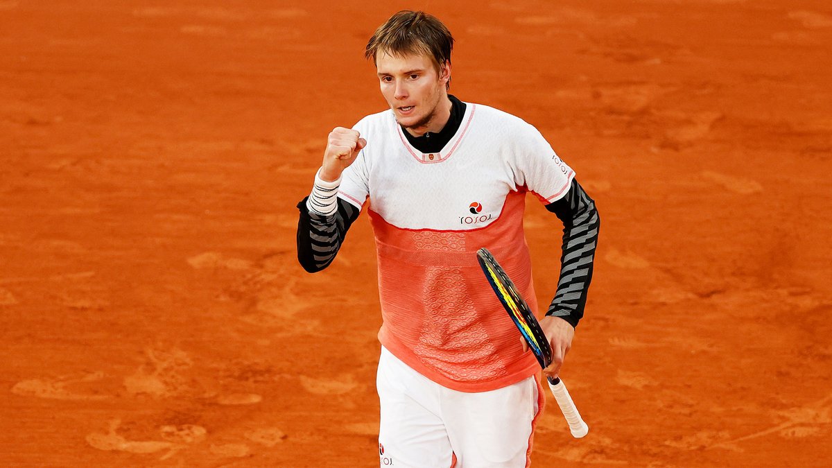 Atp Tour On Twitter Alexander Bublik Picks Up His First Top Win He Takes Out No 8 Seed Monfils 6 4 7 5 3 6 6 3 Rolandgarros Https T Co Girjtlafeb