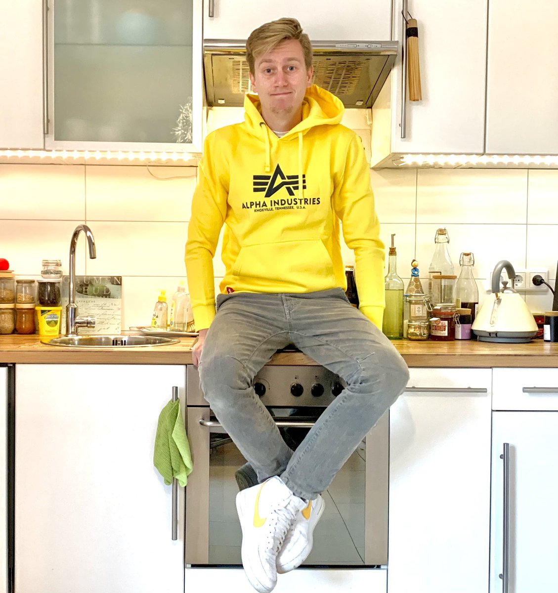 bene312's tweet photo. You need some colour in autumn.

#gay #hoodie #yellow #portrait #gayman #gaysolo #whatever https://t.co/qHYtbhmAgl