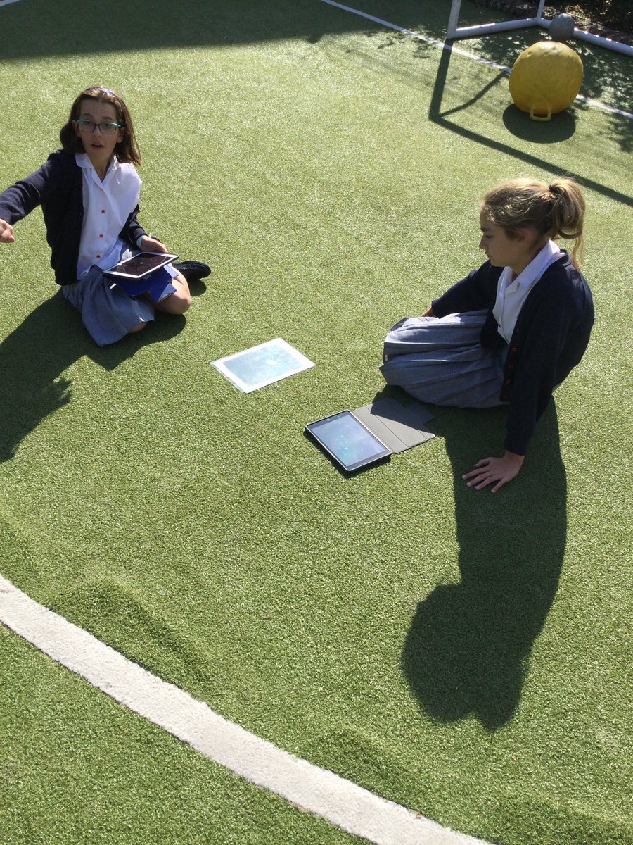 BroomwoodArtDT's tweet photo. Making the most of the autumnal sunshine this afternoon in Art. Class 8’s creating their own amazing cyanotype images. #NWSFollowYourCuriosity #NWSCreativity #NWSbhClass8 #NWSbhArt https://t.co/YqopxXN30y