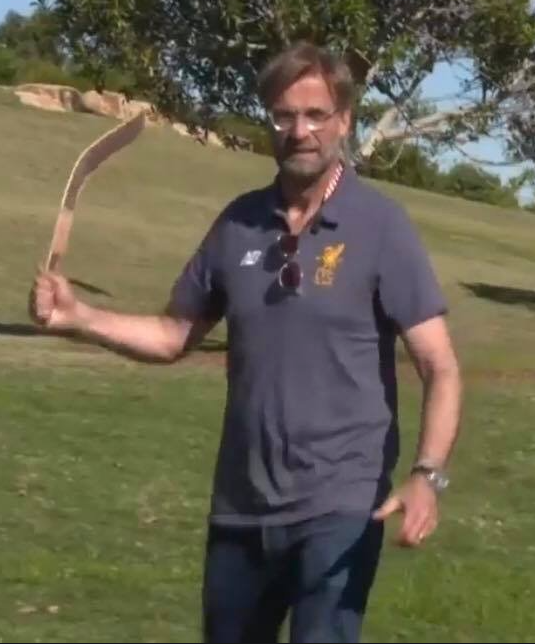 Klopp outside of Roy Keane's at 3am
