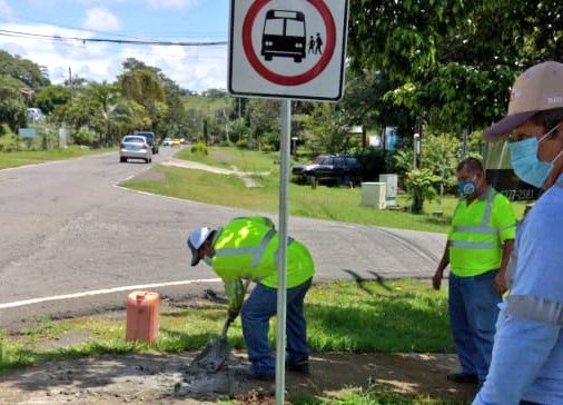ATTTPanama's tweet photo. #ATTTVeraguas👷‍♂️| Se realizan trabajos de señalización en Martín Grande de la Ciudad de Santiago.🚸

#UnPanamáMejor🇵🇦
#UnidosLoHacemos https://t.co/9Efh3xSym2