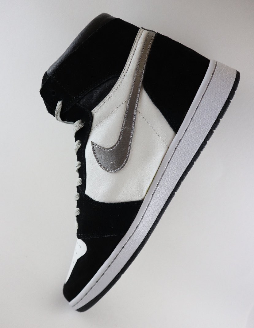 collier41fb's tweet photo. Reaper 1’s Handcrafted Travis Scott Jordan 1’s. @lacedupkustoms @trvisXX @ComplexSneakers @snkrfrkrmag @sneakersnstuff https://t.co/i75OT13a7F https://t.co/NugTlfVjBM