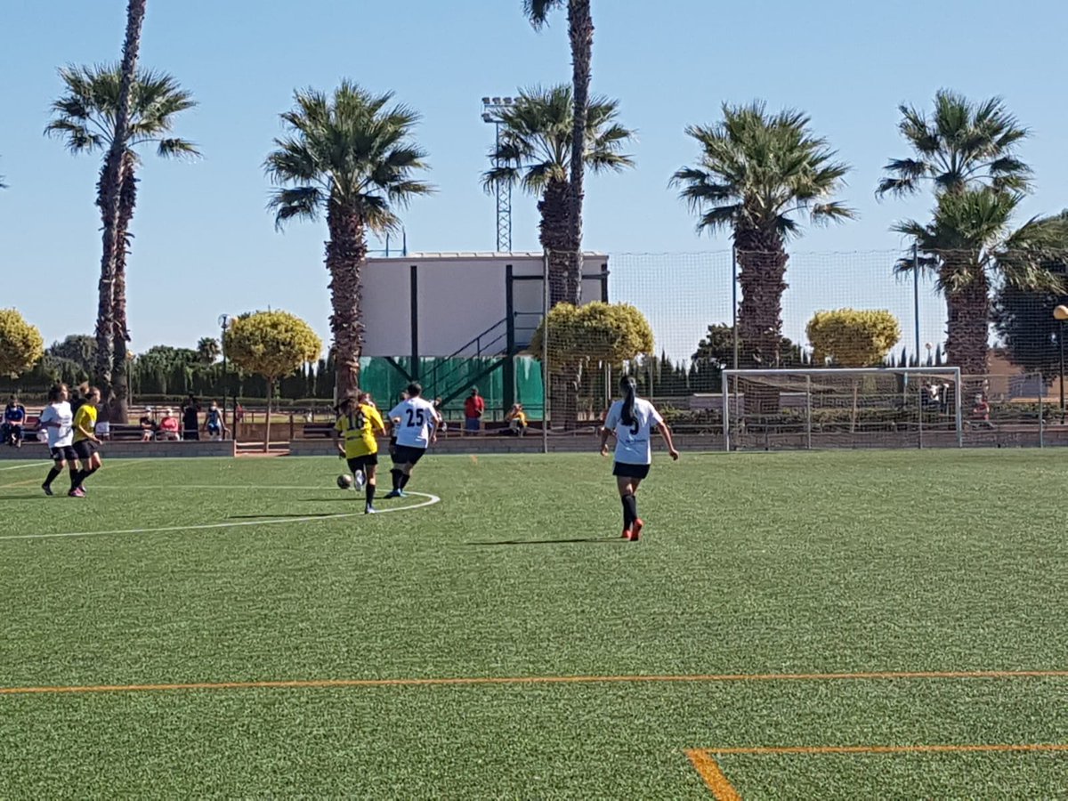 👏👏 Les nostres xiques segueixen imparables!
⠀
✅ <a href="/RacingAlgemesi/">Racing Algemesi C.F.</a> 1-2 UE Benifairó
⚽️ Anna i Ainhoa Pardo
⠀
💪➕🔋 És pretemporada però el femení està demostrant una gran ambició i està jugant a bon nivell en esta fase de preparació. Seguim carregant les piles! #somBeni