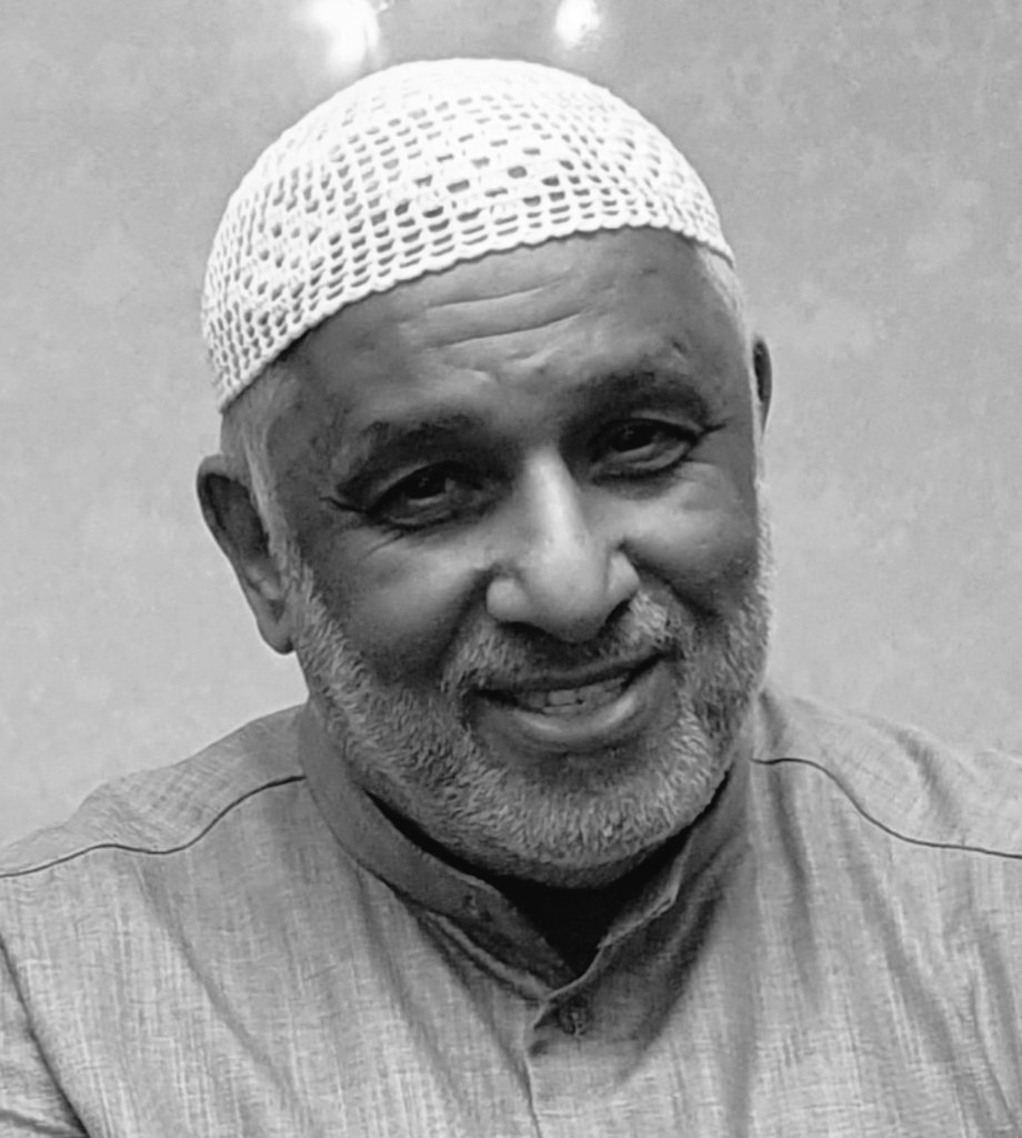 hanialmathkoor's tweet photo. في عام 1987 توفي زوجها
1988 توفي ولدها في حادث سيارة
1990 إستشهد إثنين من أبنائها بالغزو
2018 توفي ولدها بمرض السرطان
وقبل إسبوعين توفت بنتها بمرض السرطان
واليوم تم دفن ولدها #محمود_الفزيع
بعد صراع مع وباء كورونا

تلك بإختصار قصة #خنساء_الكويت
الأم الصابرة #منيرة_البلوشي أم محمد https://t.co/crg9HoBvF2
