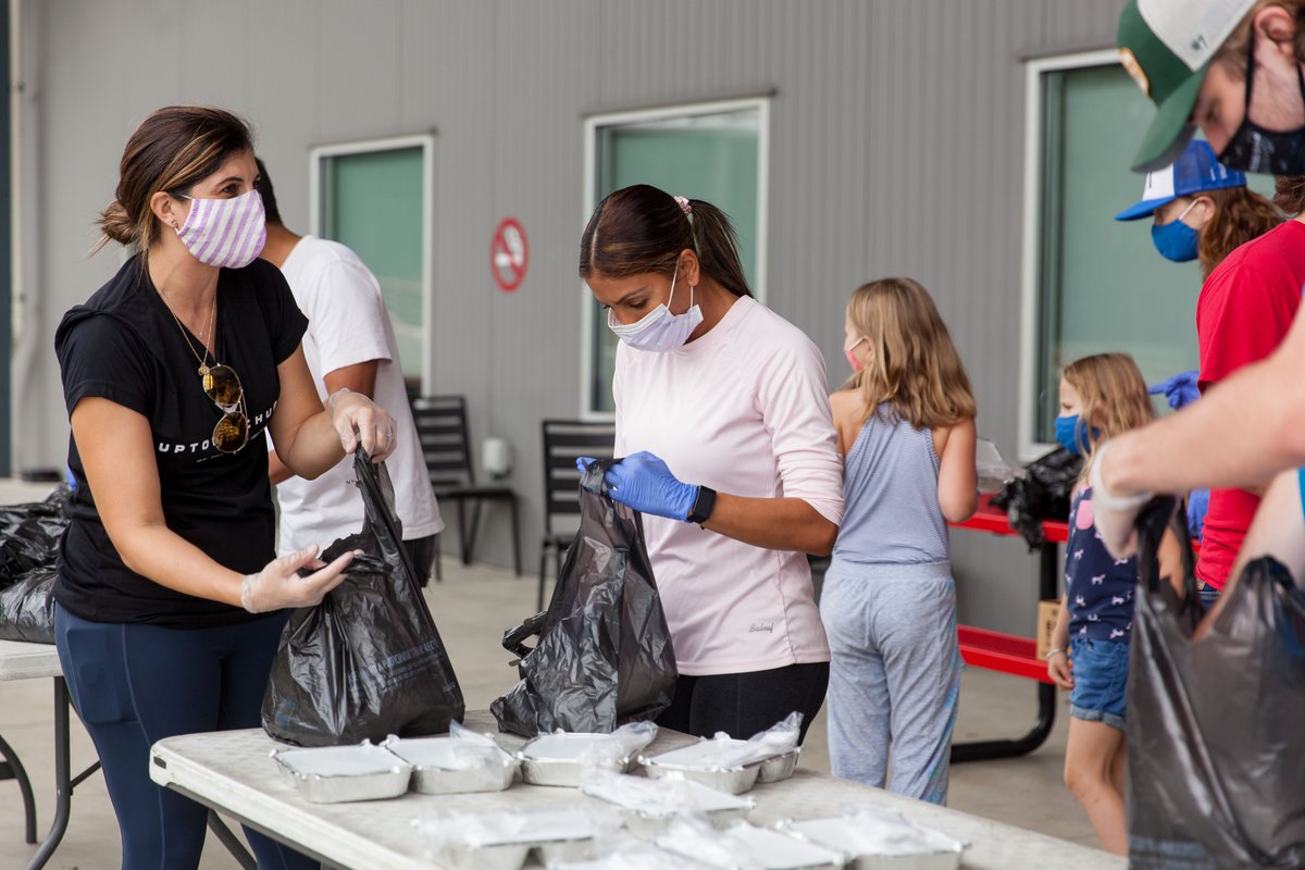 It was a BIG weekend for our new campus, Uptown Church! From collecting food for families in West Dallas on Saturday to serving our neighbors Sunday at Church at the Square, we are so grateful for the way God is using the people of Uptown Church to love and care for our city!