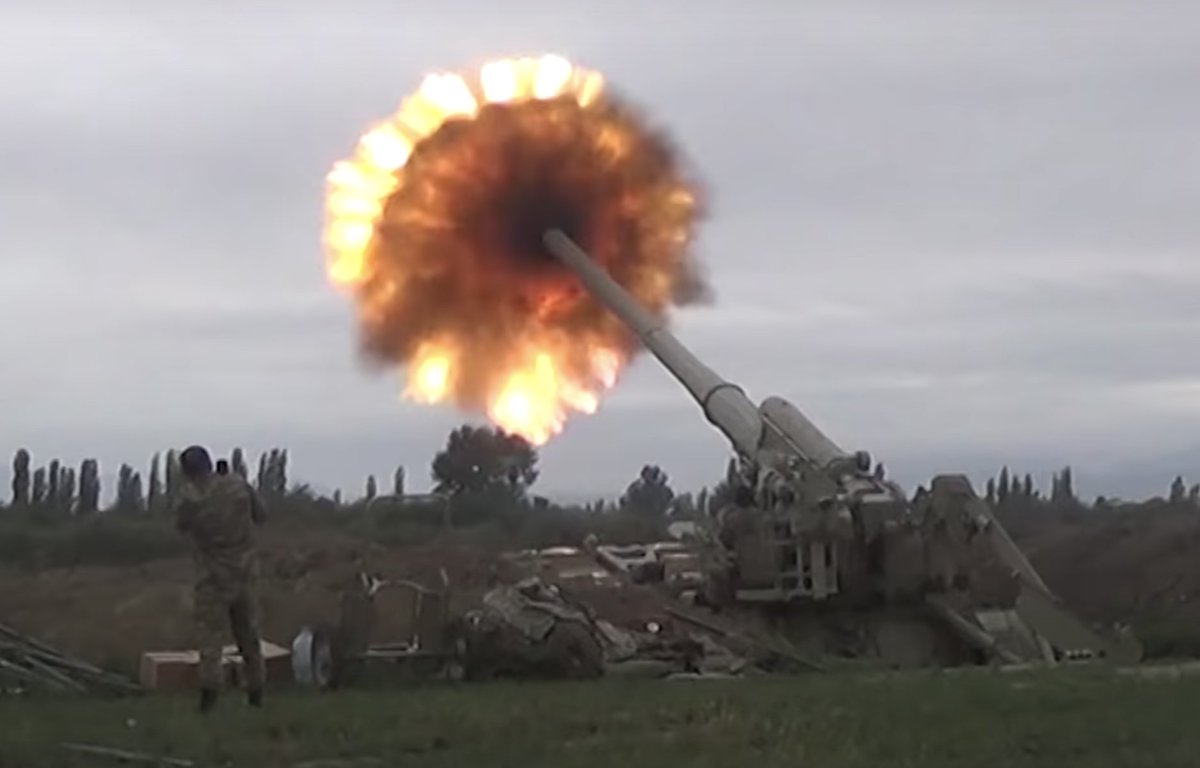 And if your thought, Azerbaijan is using modern precise weapons only, I have to disappoint you.New footage shows 2A36 Giatsint-B from the Soviet 70s, firing with an accuracy - well - of the Soviet 70s.