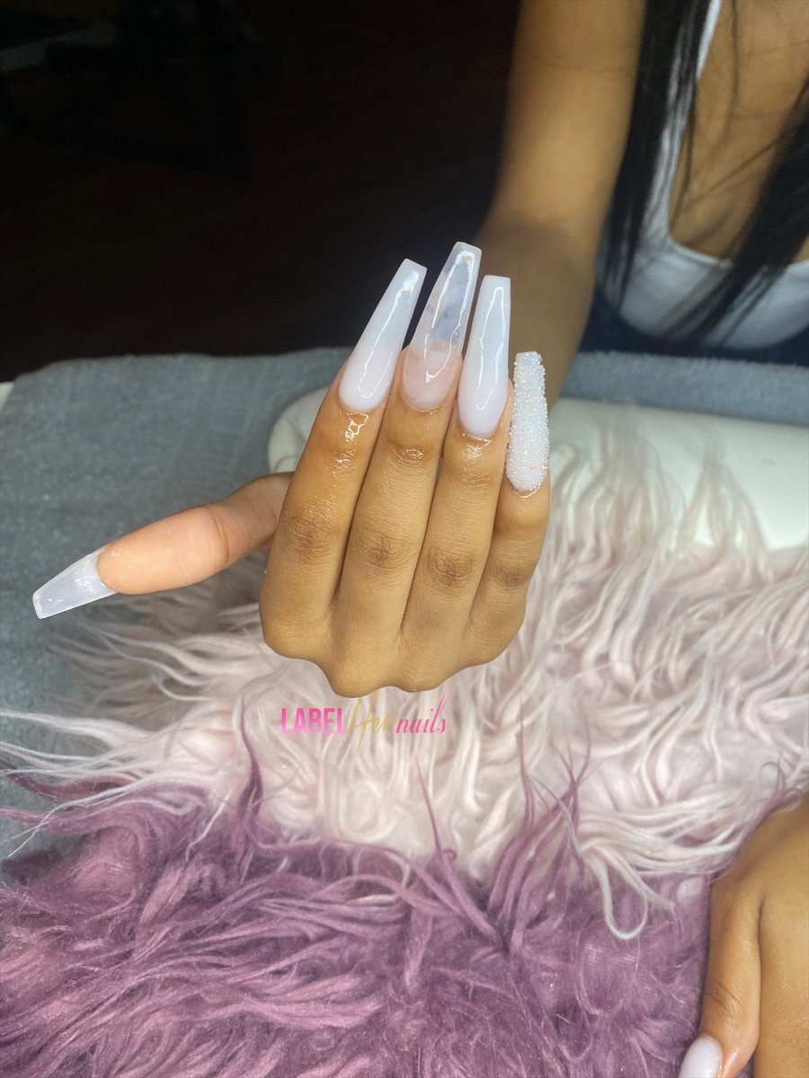 labelhernique's tweet photo. How can you not love long nails?😫
•
•
#stockbridge #blacknailtech #GGC22 #atlantahairstylist #atlnails #stockbridgenails #Glitter #LABELHERNAILS #ombrenails #stockbridgega #nails💅 #ombre #squarenails #nailsaddict #squarenails #nailjunkie #coffinnails #rhinestones #xlongnails https://t.co/wg30BJllFv