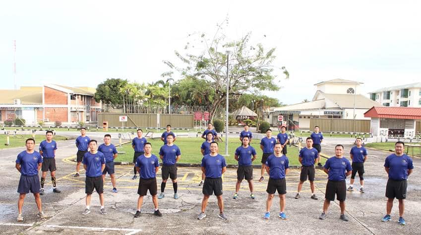 Gurkha Brigade Association (@gurkha_brigade) on Twitter photo The Queen's Own Gurkha Logistic Regiment Detachment from British Forces Brunei has completed the virtual Trailwalker 2020 relay charity event. A 100km relay run that was organised to raise funds for Oxfam and the Gurkha Welfare Trust.
<a href="/TrailwalkerUK/">Trailwalker UK</a> #charity #Gurkhas The Queen's Own Gurkha Logistic Regiment Detachment from British Forces Brunei has completed the virtual Trailwalker 2020 relay charity event. A 100km relay run that was organised to raise funds for Oxfam and the Gurkha Welfare Trust.
<a href="/TrailwalkerUK/">Trailwalker UK</a> #charity #Gurkhas