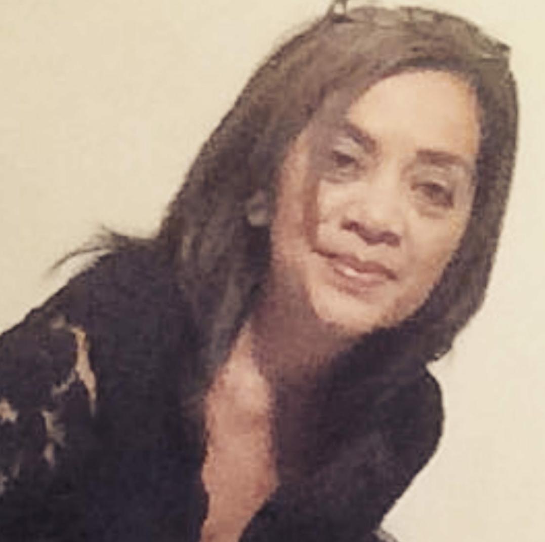 Ella es la Sra. Eva María Lugo, nos conocimos en la Cárcel Militar de Ramo Verde, mientras estuvimos presos, fue acusada de ser la cocinera de Óscar Pérez. Hoy necesita ayuda de la Nación ya que tiene cáncer y no cuenta con que hacerse las terapias Urgente gofundme.com/f/ayudemos-a-e…