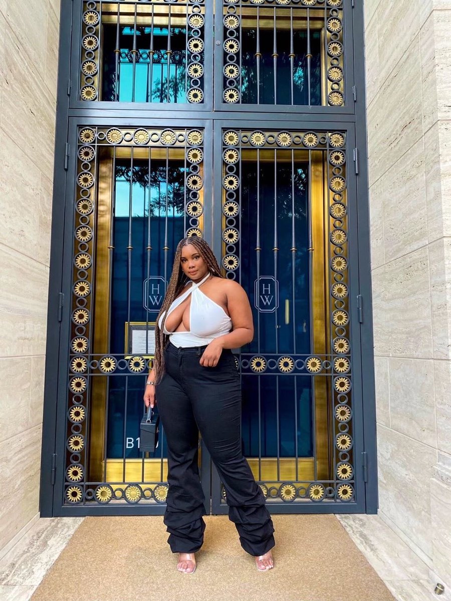 sheflawless__'s tweet photo. Better Than the Hype 🔥🔥🔥Stacked Jeans from @DearDivas
Get 30% off | use code: KeEra30
Model - @keytoanewera https://t.co/csnLzhKsAb