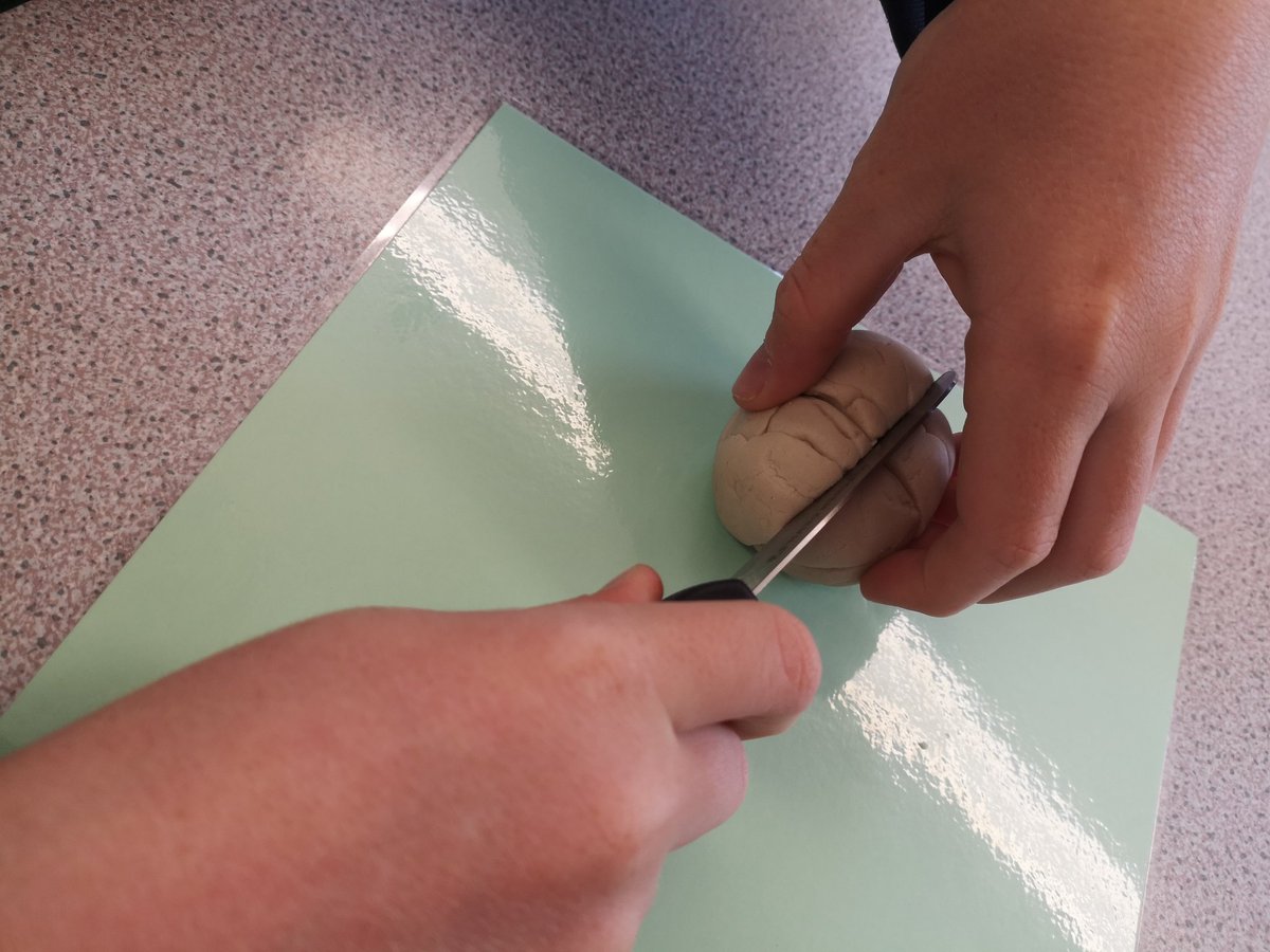 MrsC_BHCS_Tech's tweet image. Year 7 had great fun practicing their knife skills today. We may not be able to get into the kitchens at the minute but we&apos;re working hard to upskill &amp;amp; engage our students. #AlwaysInnovating #FoodPrepAndNutrition @mrssfletch @BHCS_CIF @BrightonHillSch #RiskAssessmentDone