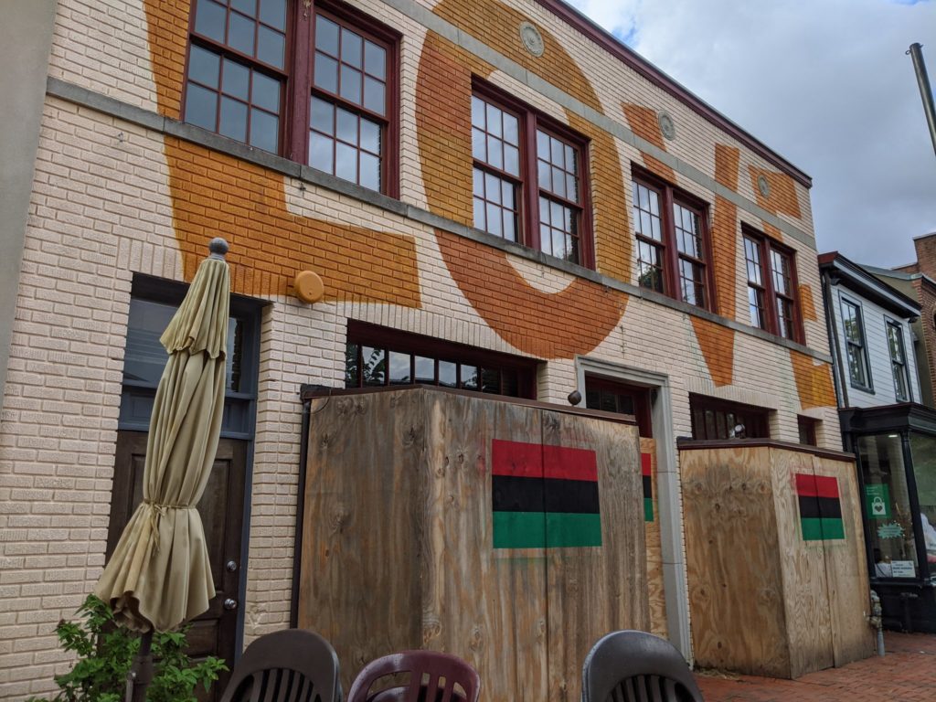 PoPville's tweet photo. "It is with a heavy heart that we have had to close Acqua al 2 at our Capital Hill location" https://t.co/w1GTEMPr0w https://t.co/UFZhHXAn9j