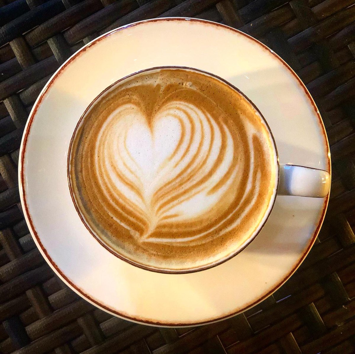 Tatlı bir mola ☕️🍩 #kafe#kafefıstık#fıstık#cafe#instafoto#içecek#drinks#hizmet#doğa#huzur#instafood#foodbloger#coffee#kahve#menengiçkahvesi#osmanlıkahvesi#dibekkahvesi#filtrekahve#aromatikkahve