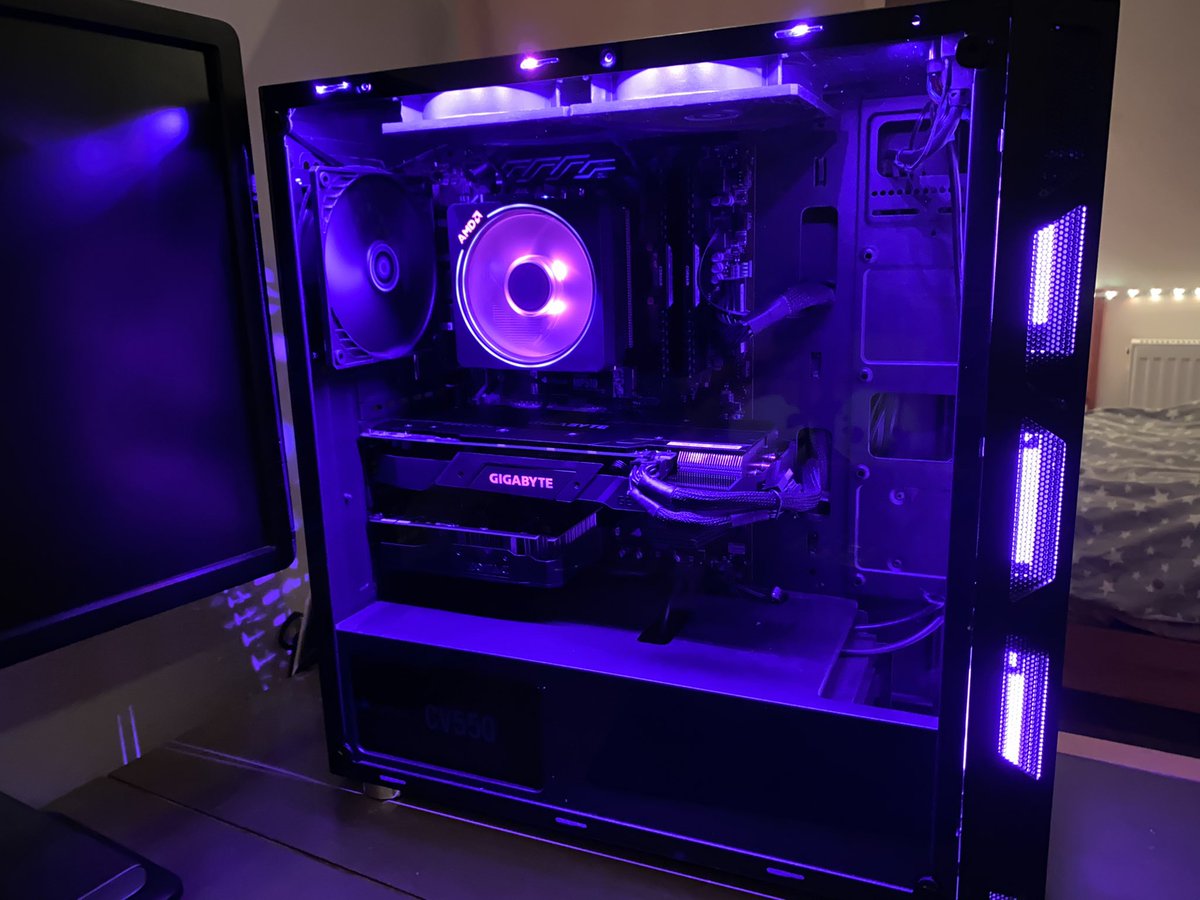 boshbennett111's tweet image. @bitwitkyle #pimpmypc #myfirstpc (I stream games and do CAD)
uk.pcpartpicker.com/list/gQJMf9
R5 3600
RTX 2060 oc
Zotac 1050ti (got it for free runs my 2nd monitor)
MSI B450-A Pro Max
Corsair CV550
Corsair MP510 240gb + 2 TB HDD
2x Dell 16:10 Monitors
G502 Hero
Lots of #RGB