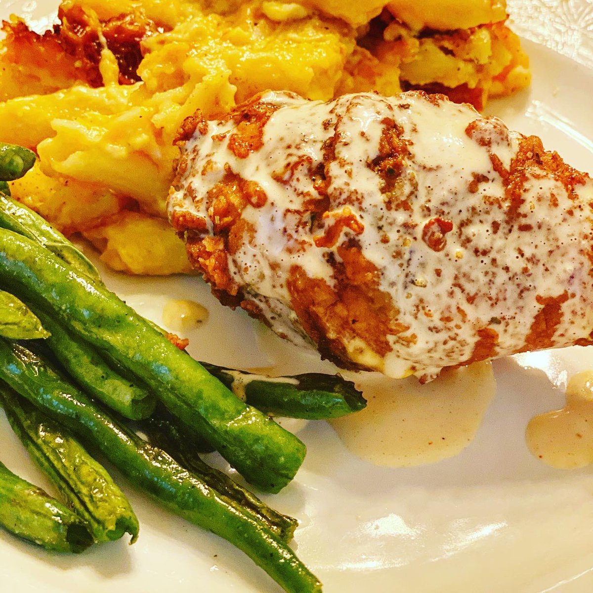 ashthompsonbbq's tweet photo. Fried Chicken with White sauce, smoked Mac-n-Cheese and roasted Green Beans
#AmericanBarbecueShowdown #FriedChicken #Macandcheese #Food #SoulFood #GoodEats #Dinner #BBQ #Smoked #Tasty #HuffPostFood #FollowMe https://t.co/wjDZt0sFPp