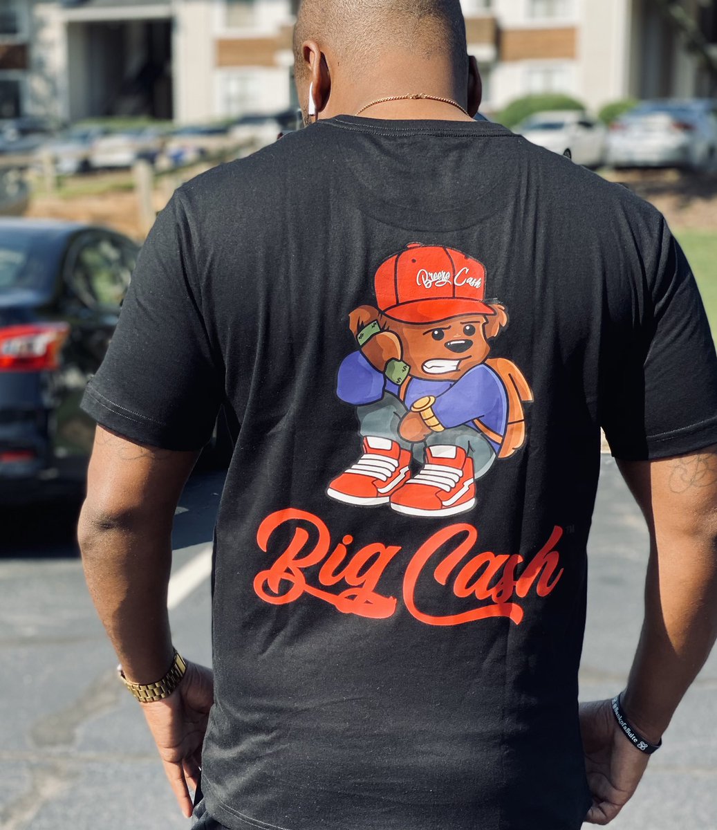 BigCashCEO's tweet photo. New @BigCashApparel dropping tonight 8pm EST. https://t.co/ICLfXwQswk https://t.co/hGWalmeIno