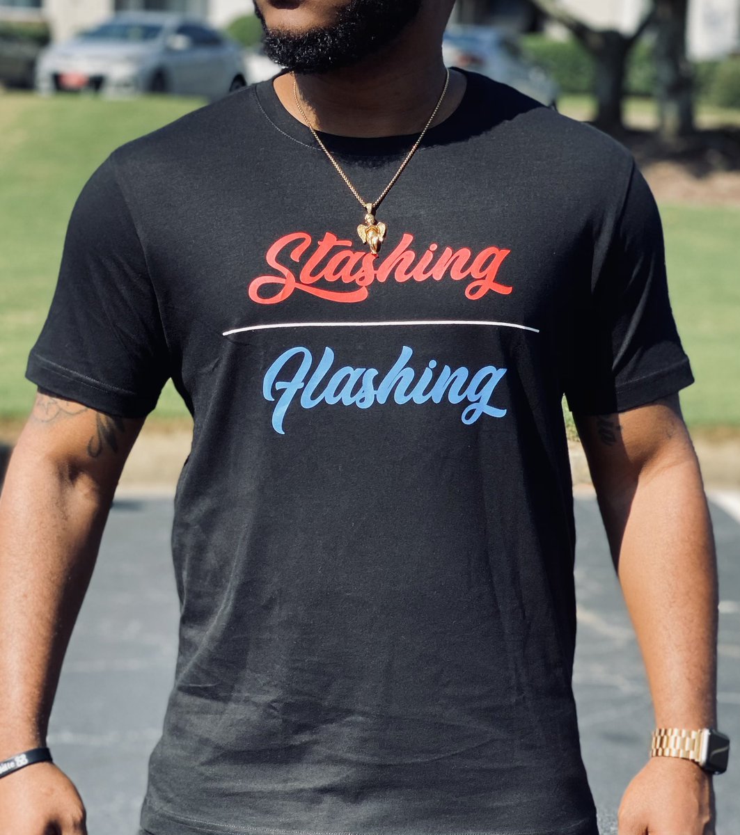 BigCashCEO's tweet photo. New @BigCashApparel dropping tonight 8pm EST. https://t.co/ICLfXwQswk https://t.co/hGWalmeIno