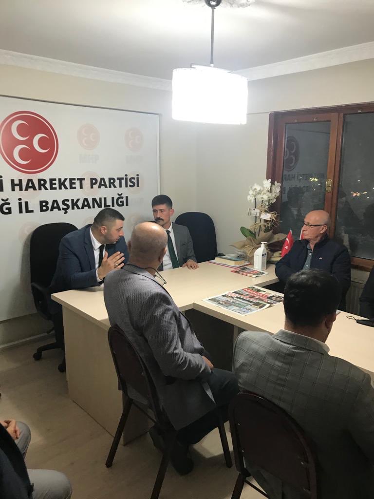 Tekirdağ Ülkü Ocakları İl Başkanımız Hayrullah ZIVALIOĞLU öncülüğünde Kapaklı Ülkü Ocakları başkanımız Mert BULUT ve İlçe Ocak Başkanlarımız ile birlikte Milliyetçi Hareket Partisi Tekirdağ İl Başkanı İlker YÜCEL'e hayırlı olsun ziyaretinde bulundular.