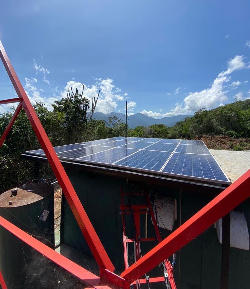 Naldoxx's tweet photo. Digitel encendió hoy su primera estación que funciona sólo con energía solar en Cuyagua, estado Aragua. https://t.co/rSe99N5eTa
