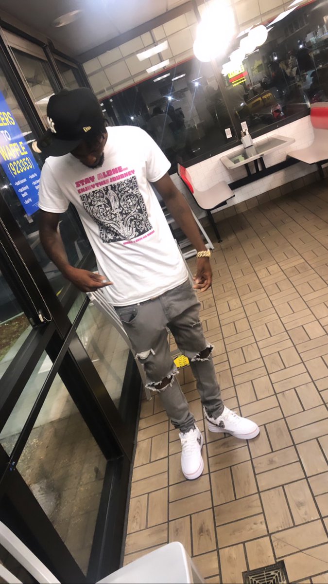 Tizzaveli's tweet photo. When you different shit not the same 🏁 https://t.co/Yv3M0ZsI3S